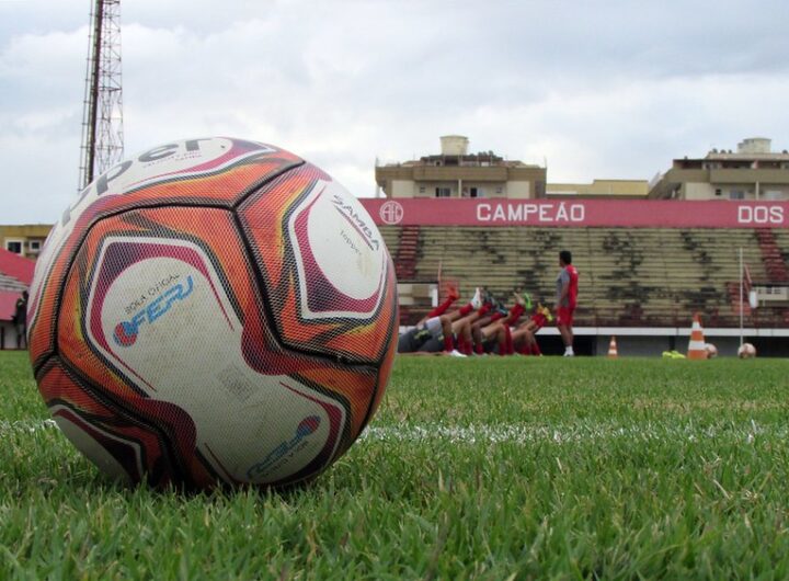 Estádio Giulite Coutinho (Foto: Gabriel Andrezo)